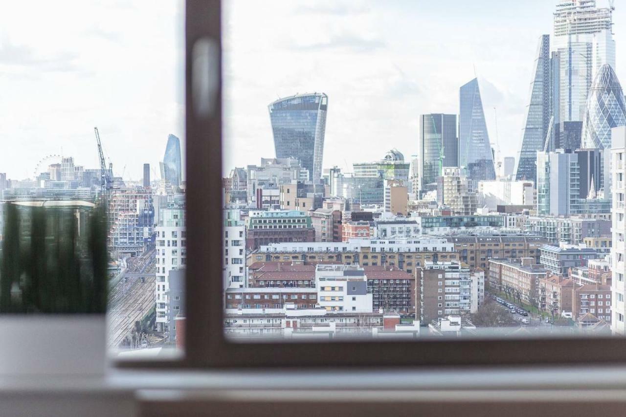 Modern 1 Bedroom Apartment In E1 With Great Views 런던 외부 사진