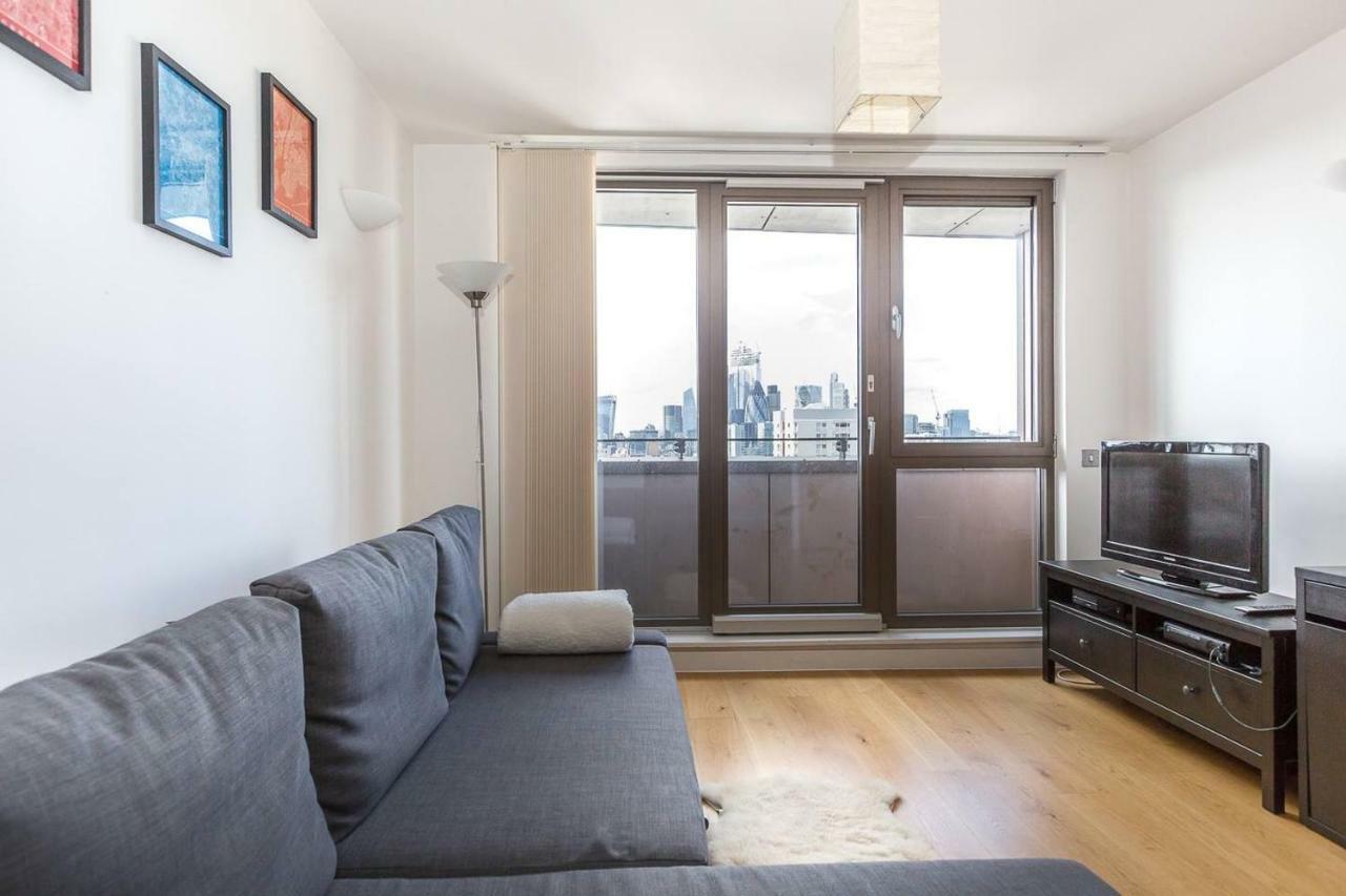 Modern 1 Bedroom Apartment In E1 With Great Views 런던 외부 사진